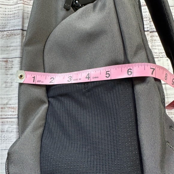 New OGIO Callaway work travel laptop backpack in grey - Picture 6 of 8